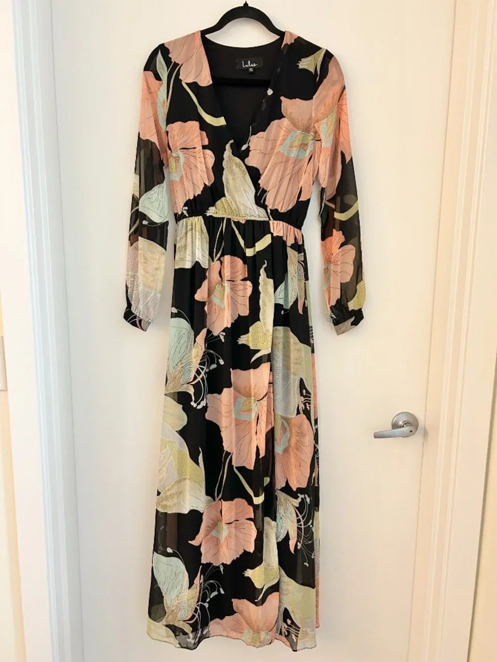 Lulus Wondrous Water Lilies Black Floral Print Maxi Dress Size XS